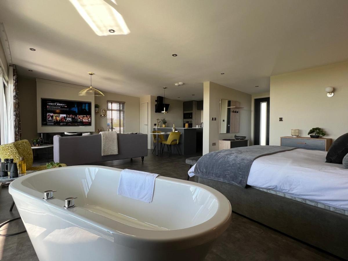 Loudoun Mains Luxury Lodges Newmilns Экстерьер фото