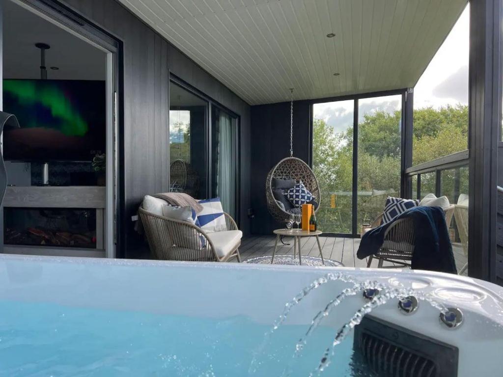 Loudoun Mains Luxury Lodges Newmilns Экстерьер фото